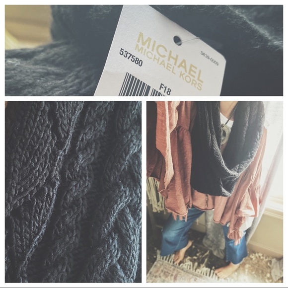 Cable Knit Circle Scarf - Picture 9 of 16